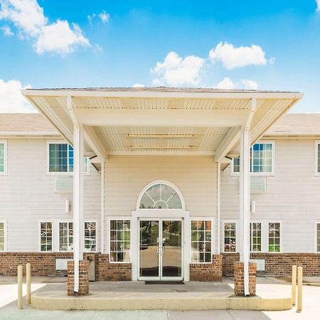 Super 8 By Wyndham Platte City Kansas City Area Buitenkant foto