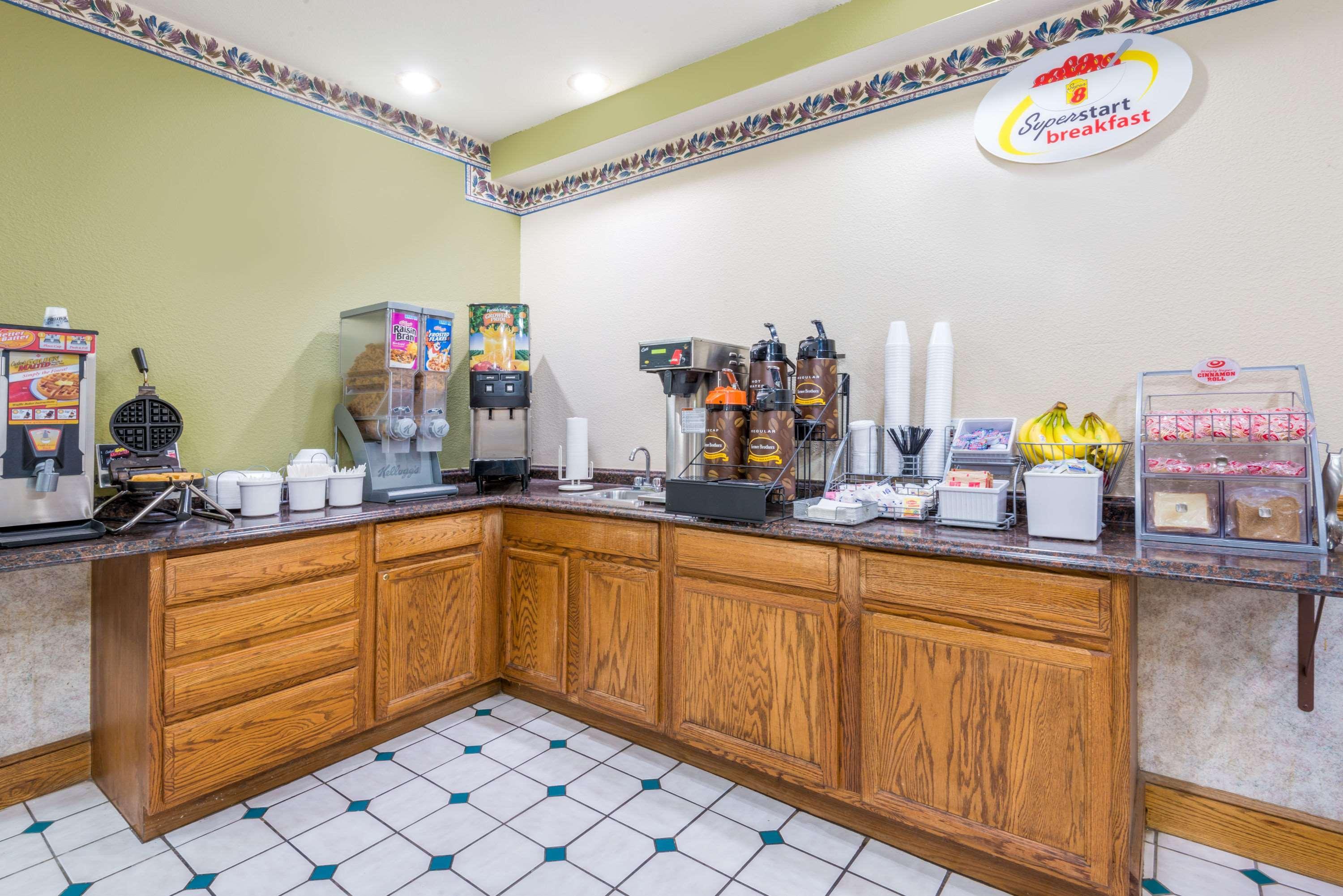 Super 8 By Wyndham Platte City Kansas City Area Buitenkant foto