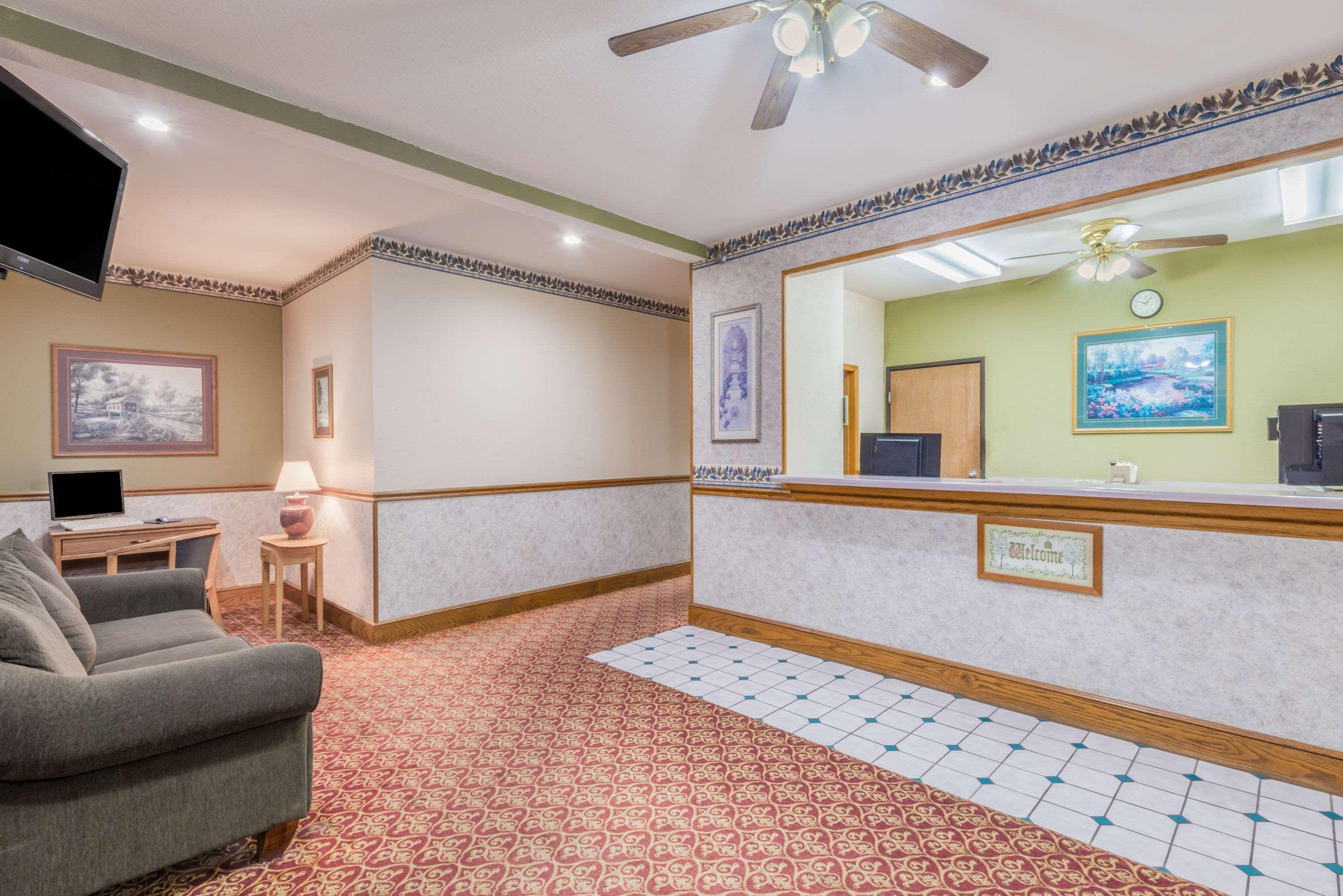 Super 8 By Wyndham Platte City Kansas City Area Buitenkant foto