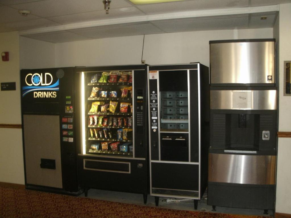 Super 8 By Wyndham Platte City Kansas City Area Buitenkant foto